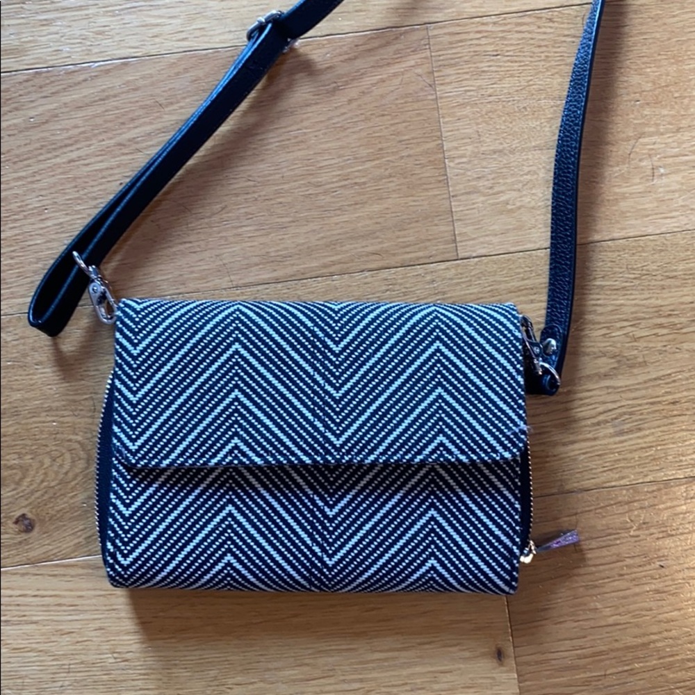 Thirty-one wallet crossbody